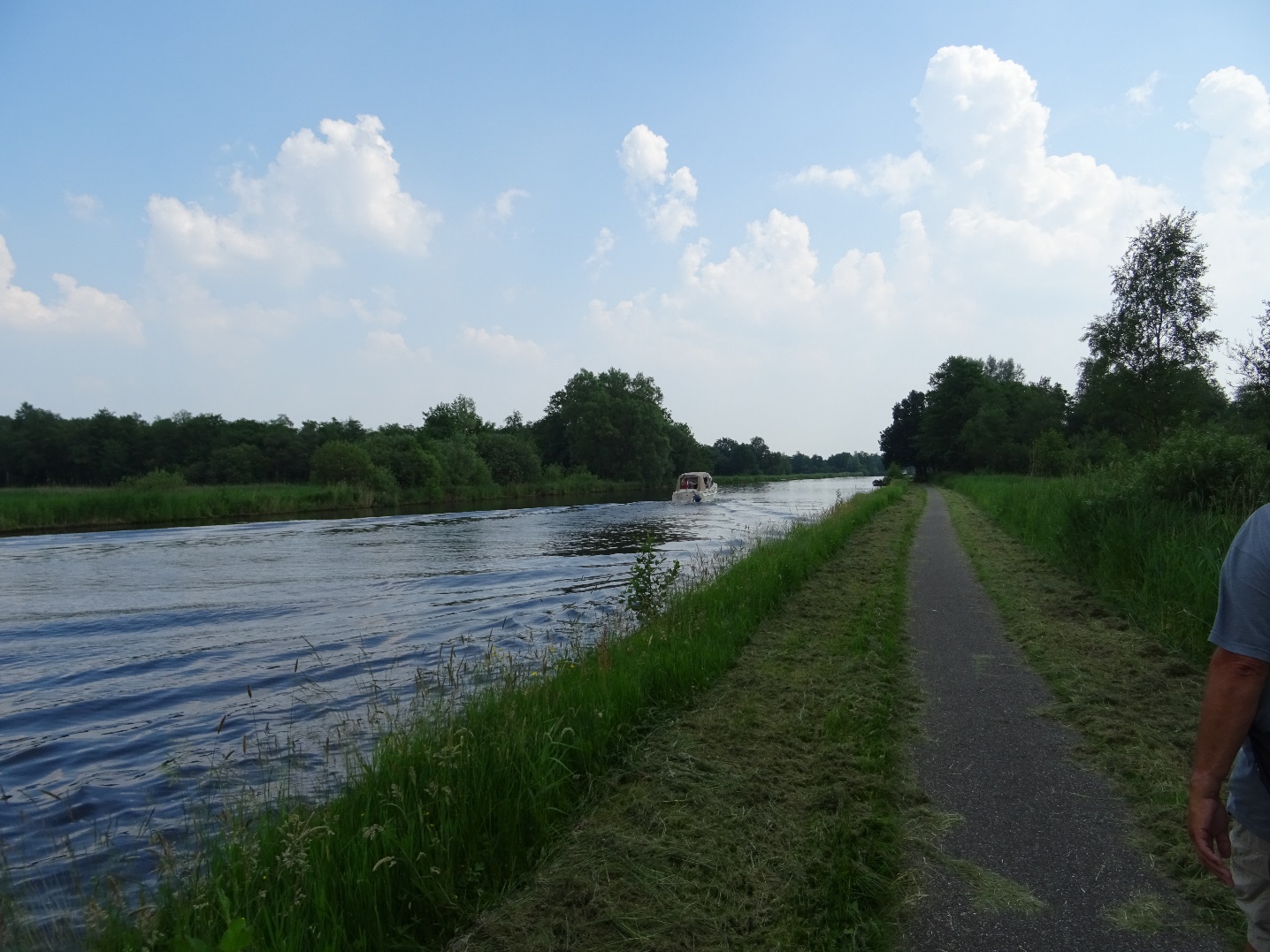 D:\jecke-hexe\Pictures\Solitaire\Friesland 2018\12 bis Ossenzijl\Kalenberger Gracht\DSC01022.JPG